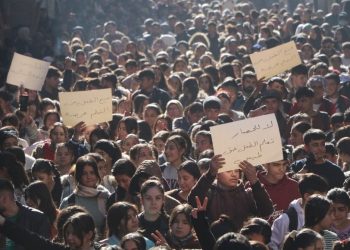 نساء الأشرفية والشيخ مقصود: حصار الحكومة السابقة والحالية وجهان لعملة واحدة