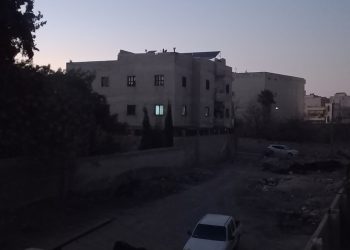 انقطاع التيار الكهربائي يفاقم معاناة الأهالي… والهيئة تبرّر الأسباب