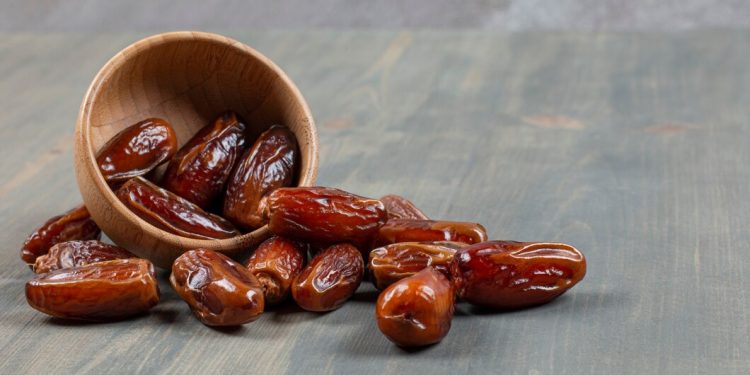 فوائد صحيّة لتناول التمر بشكلٍ يومي