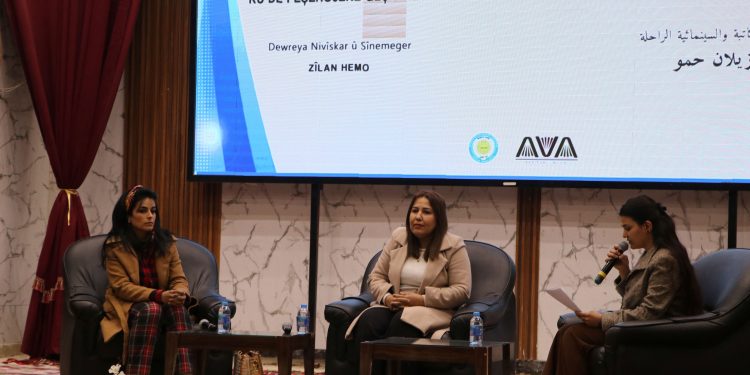 المرأة في مهرجان كوباني الأدبي تحتفي بنصوصها الأدبية الثورية