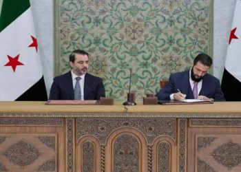 الشرع بعد عام في السلطة… دولة في الخارج وفراغ في الداخل