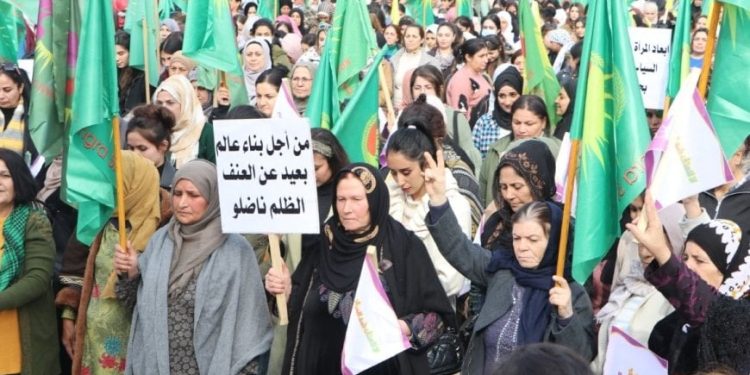 صوتٌ ضد الصمت.. مناهضة العنف ضد المرأة ضرورة إنسانية