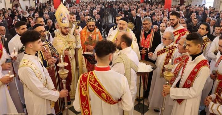 في عيد الميلاد… نساء السريان يرفعن التراتيل ويجدّدن الدعوة للأمن