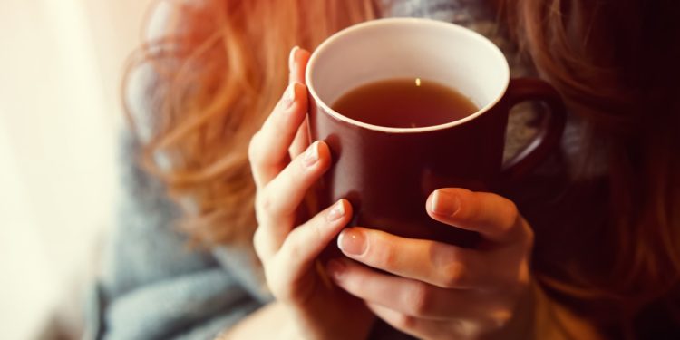 شرب الشاي يساعد في تقوية عظام المرأة