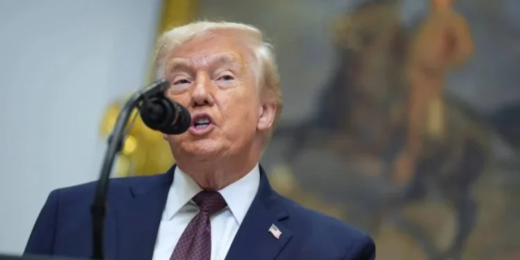 ترامب يستبعد نحو 30 سفيراً أميركياً
