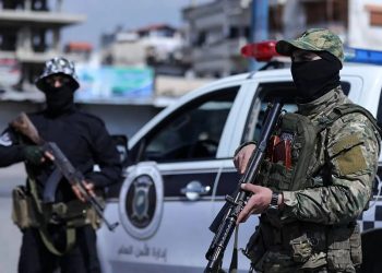 الانتقال من استهدافِ الآمنين إلى تأمينِ المتظاهرين