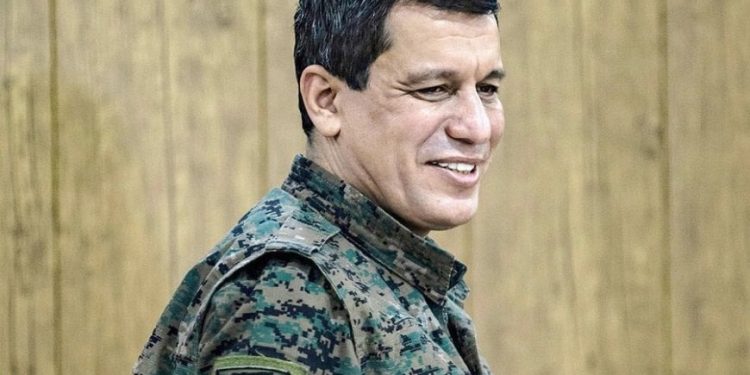 القائد العام لـ”قسد” يدين استهداف الجنود الأمريكيين