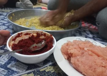 الكبة النية “Çîgê Goşt”… إرثٌ يتوارثه الأجيال