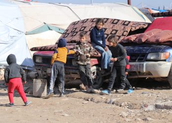 حين يتحول البرد وباءً على المهجرين