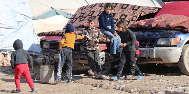 حين يتحول البرد وباءً على المهجرين