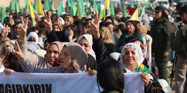 الاندماج بين المفهوم الديمقراطي ومنطق الانحلال