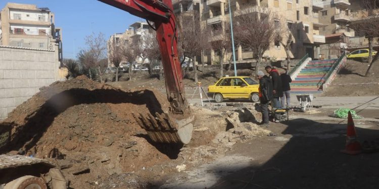 تحديث شبكة الصرف الصحي في حارة الحني لتحسين الصحة والبيئة