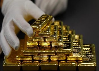 الذهب يسجل قمة تاريخية جديدة وسط توترات سياسية وضغوط مالية