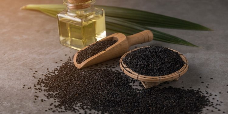 السمسم الأسود… كنز غذائي وفوائد صحية