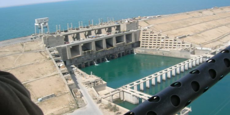 حرب مياه تشنه الحكومة المؤقتة على المنطقة بعد سيطرتها على السدود