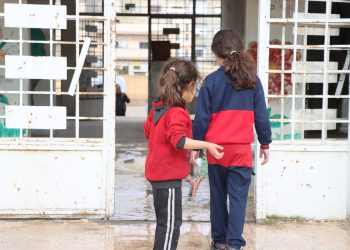 التعليم يتوقف بسبب الحرب والتهجير… 1700 مدرسة في الجزيرة تتحول مراكز إيواء