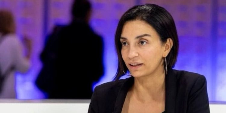 برلمانيّة أوروبية تصف صمت الاتحاد الأوروبي تجاه روج آفا بالمخزي  