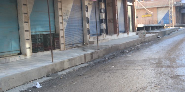 احتجاجات أصحاب المحال التجارية على سعر اﻷمبيرات وتعهد الجهات المسؤولة بإيجاد الحل