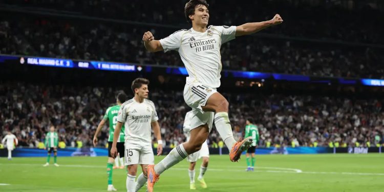 بظلِّ مبابي.. ريال مدريد يعبر بيتيس ويطارد برشلونة