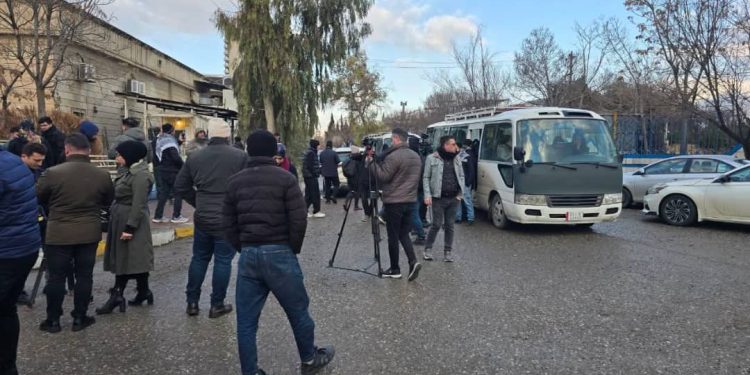 ساعات قليلة تفصل أهالي باشور كردستان عن دخول معبر سيمالكا لدعم روج أفا