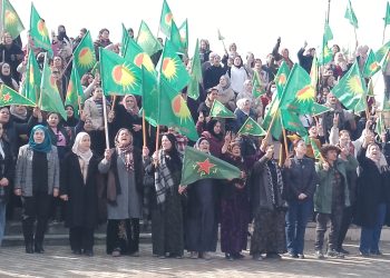 وقفة احتجاجية نسائية في الحسكة دعماً لمقاومة روج آفا
