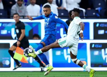 كلاسيكو خارج التوقعات.. التعادل السلبي يحسم مباراة الهلال والأهلي