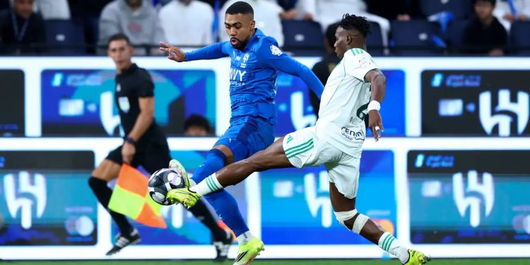 كلاسيكو خارج التوقعات.. التعادل السلبي يحسم مباراة الهلال والأهلي