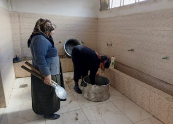 “نان وخوي”.. مبادرة لتخفيف الأعباء عن المهجرين