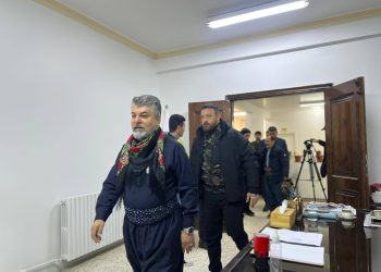 النجم “دينيز ناكي” يصل روج آفا دعماً لمقاومة البقاء والكرامة