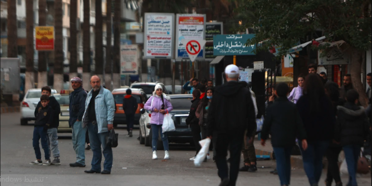 أزمتا الغاز والكهرباء تثقلان كاهل الأهالي في مناطق الحكومة المؤقتة