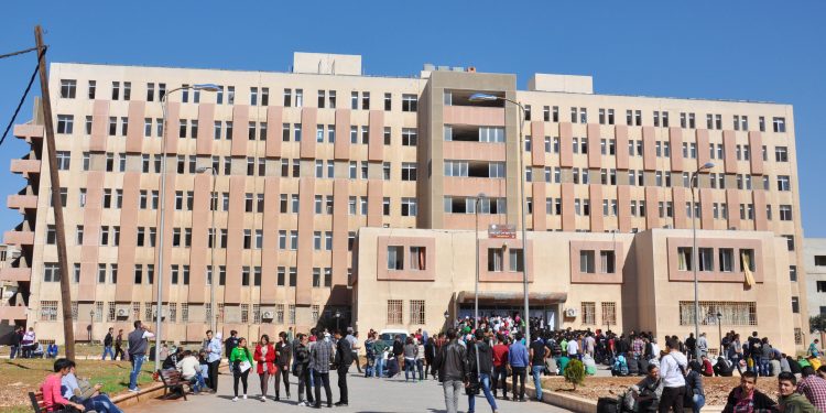 مواجهات بين الطلاب وقوى الأمن للحكومة المؤقتة في المدينة الجامعية بحمص