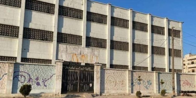 الكوادر التدريسية في إدلب وعفرين المحتلة يستمرون بالإضراب عن الدوام