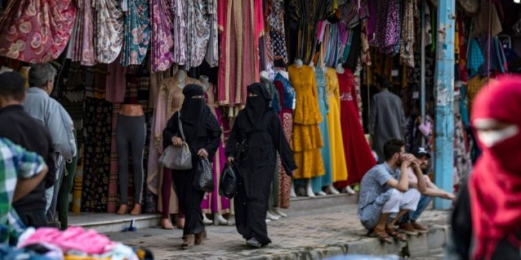 غلاء المعيشة في الرقة يضغط السكان وسط أزمة اقتصادية مستمرة