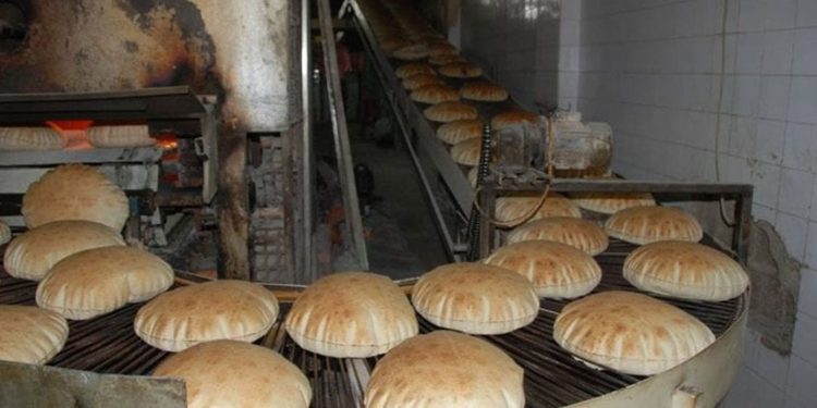 مديرية تموين الحكومة المؤقتة تُلزم الأفران بطحين متدني وتهدد بسحب الدعم في دير الزور