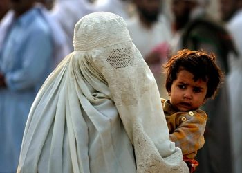 “ضرب الزوجة والأطفال مسموح ما لم يؤد لكسر العظام”.. قانون طالبان الجديد