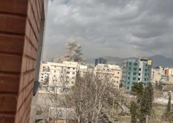 إسرائيل توجه ضربة استباقية لثلاثين موقعاً إيرانياً