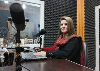 اليوم العالمي للإذاعة.. المرأة في الإذاعة ذاكرة الصوت الحي لمقاومة روج آفا