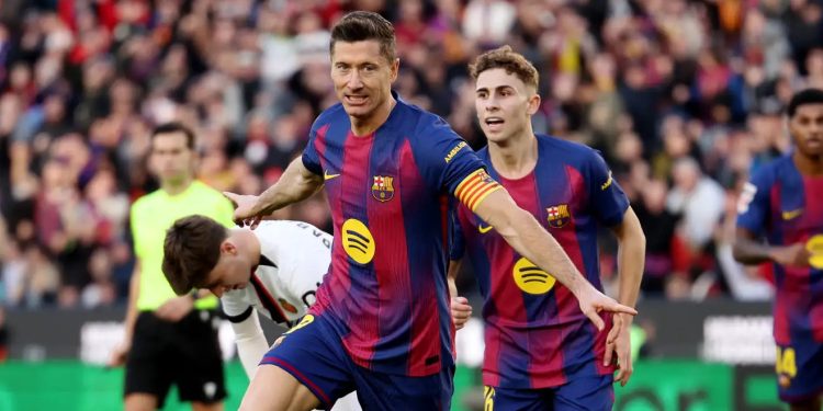 ليفاندوفسكي يحدد وجهته خارج برشلونة.. وموقف صارم من دوري روشن