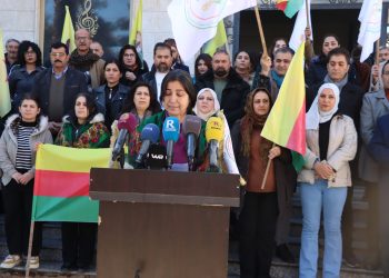 فنانون كُرد يؤكدون وقوفهم خلف حُماة روج آفا وشعبها