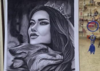 ياسمين يوسف.. رسامة تواجه تحديات الواقع بلوحات فنية