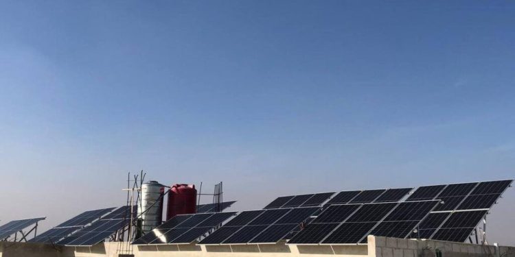 لتخفيض فاتورة الكهرباء.. خيارات السوريين من “الإنفرتر” إلى الطاقة الشمسية