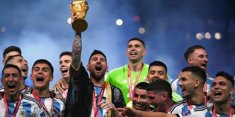ميسي: تلقيت عرضًا للعب بقميص إسبانيا