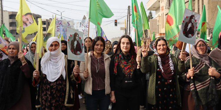 اليوم العالمي للمرأة.. مسيرة تاريخية تتجدد في ثورة المرأة في روج آفا