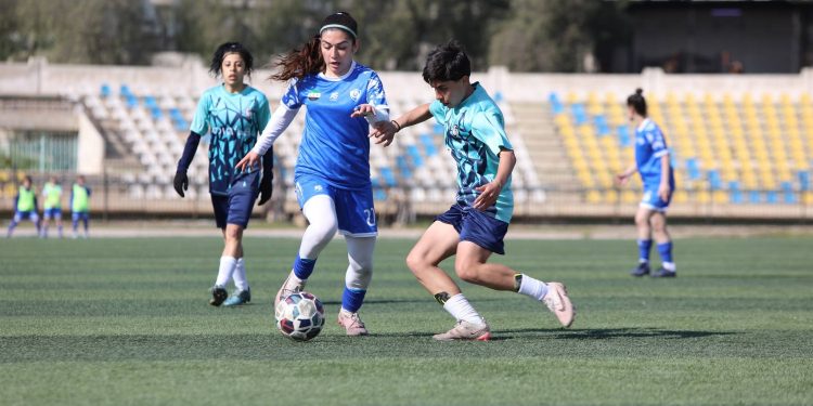 سيدات الهلال يحسمنَ القمة الكروية السوريّة لمصلحتهن