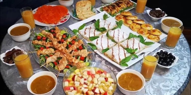 كيف يعيد صيام رمضان ترتيب “مملكة البكتيريا” في أمعائك؟