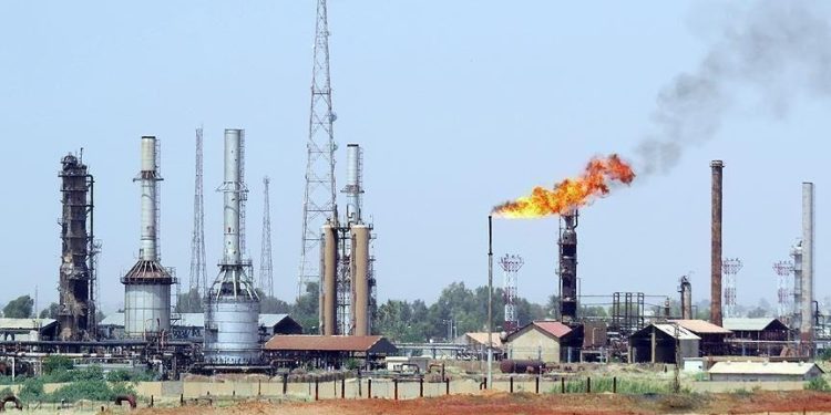 تراجع إنتاج النفط العراقي بنحو 60% في ظلِّ استمرار إغلاق مضيق هرمز