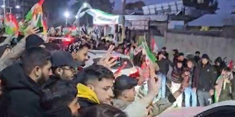 وصول أول قافلة للمهجرين إلى عفرين بعد ثماني سنوات من المعاناة