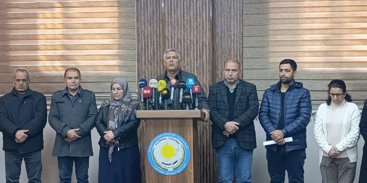 الإدارة الذاتية بكوباني تؤكد استمرار الحصار