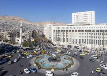 تأخر صرف الرواتب في مؤسسات الحكومة المؤقتة يُزيد من تفاقم أزمة المعيشة