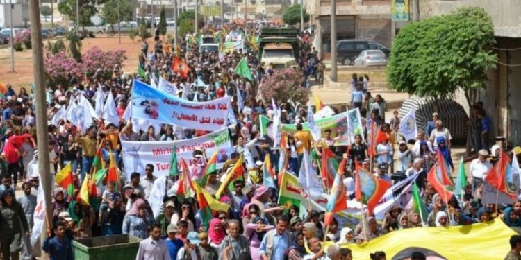 سياسيون: في الذكرى 15 للثورة السورية… مطالب السوريين سوريا ديمقراطية تلبي تطلعاتهم وتحقق آمالهم
